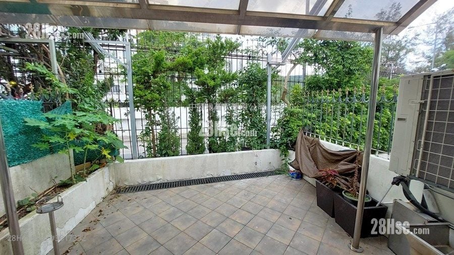 Ville De Jardin Sell 4 Bedrooms 1,742 ft²
