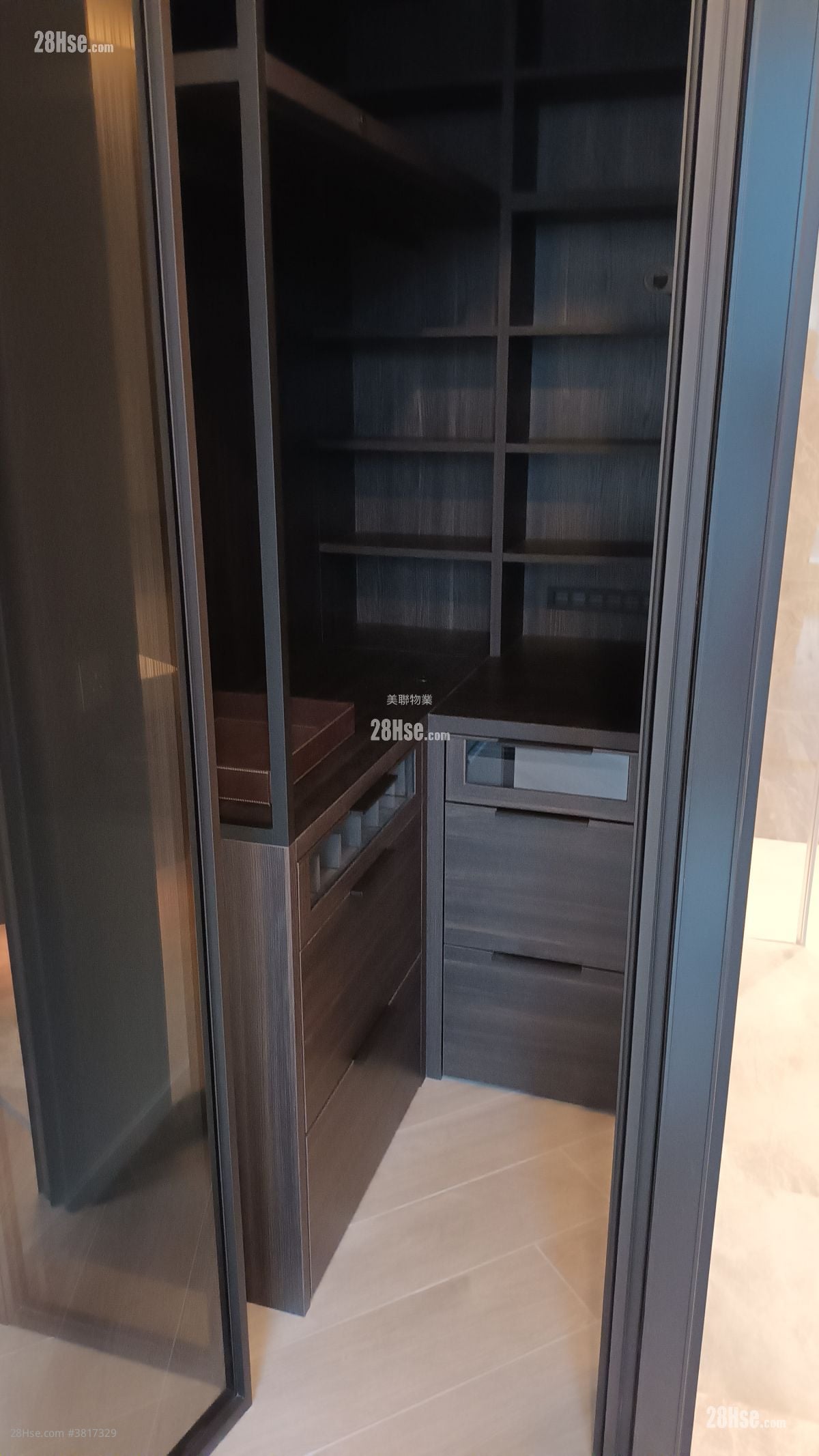 The Henley 租盤 1 房 , 1 浴室 381 平方呎