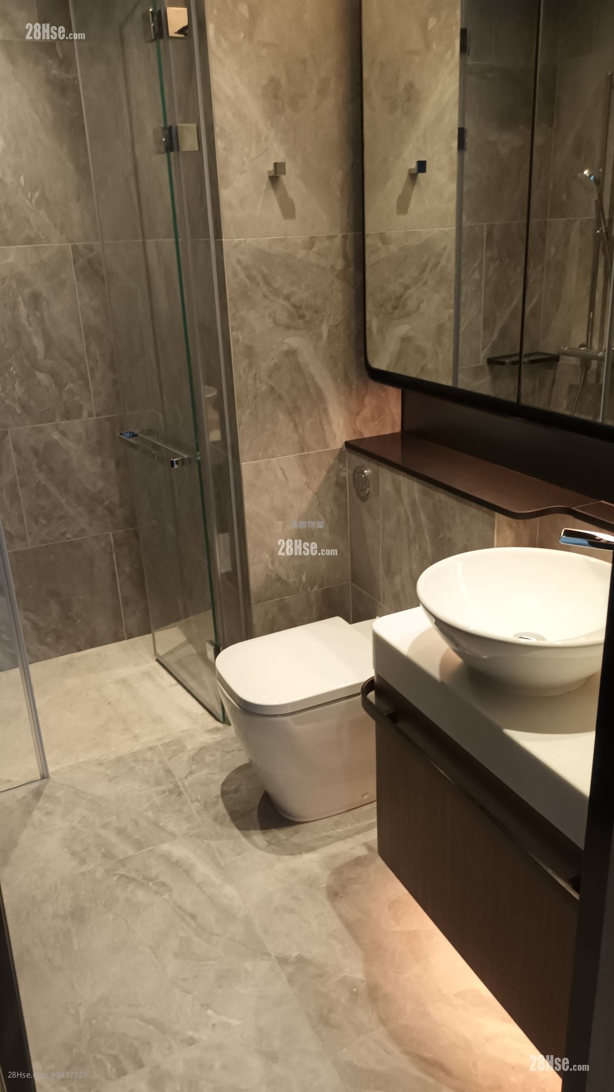 The Henley 租盤 1 房 , 1 浴室 381 平方呎