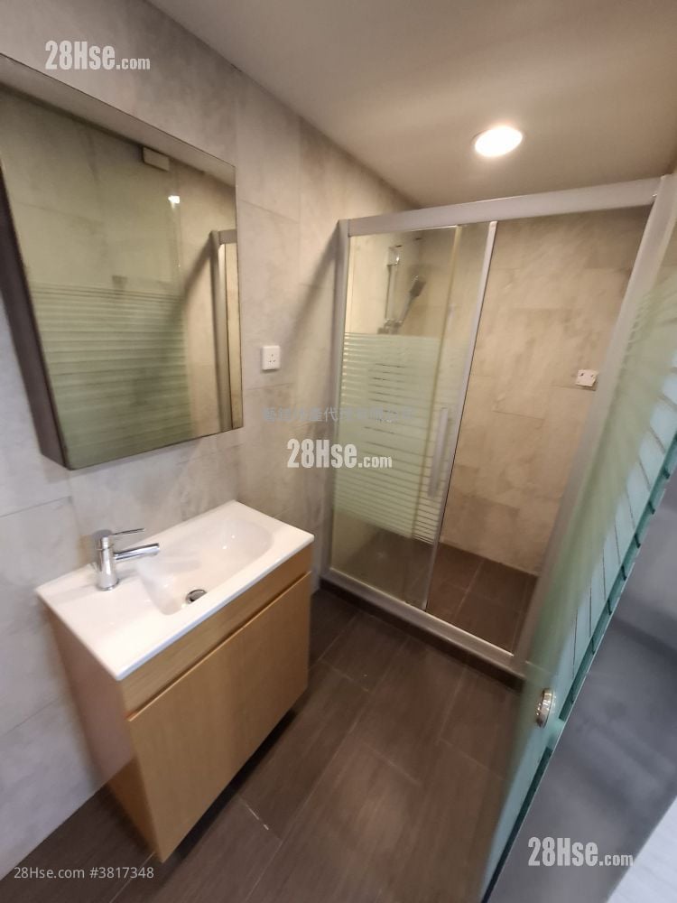 海華大廈 租盤 3 房 , 2 浴室 1,204 平方呎