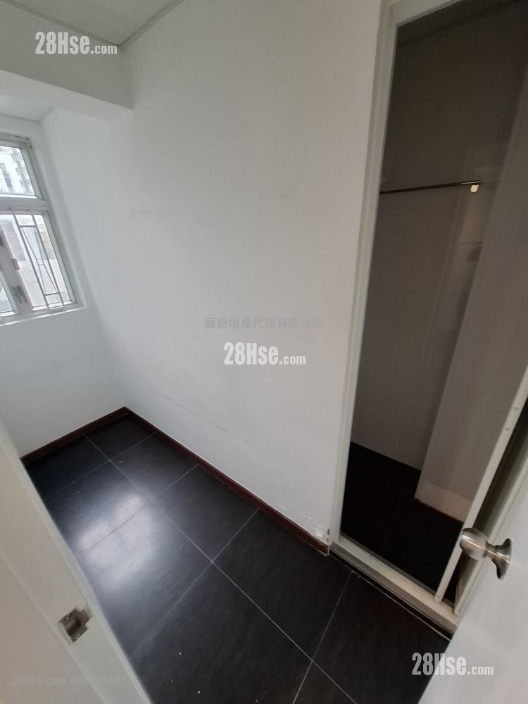 海華大廈 租盤 3 房 , 2 浴室 1,204 平方呎