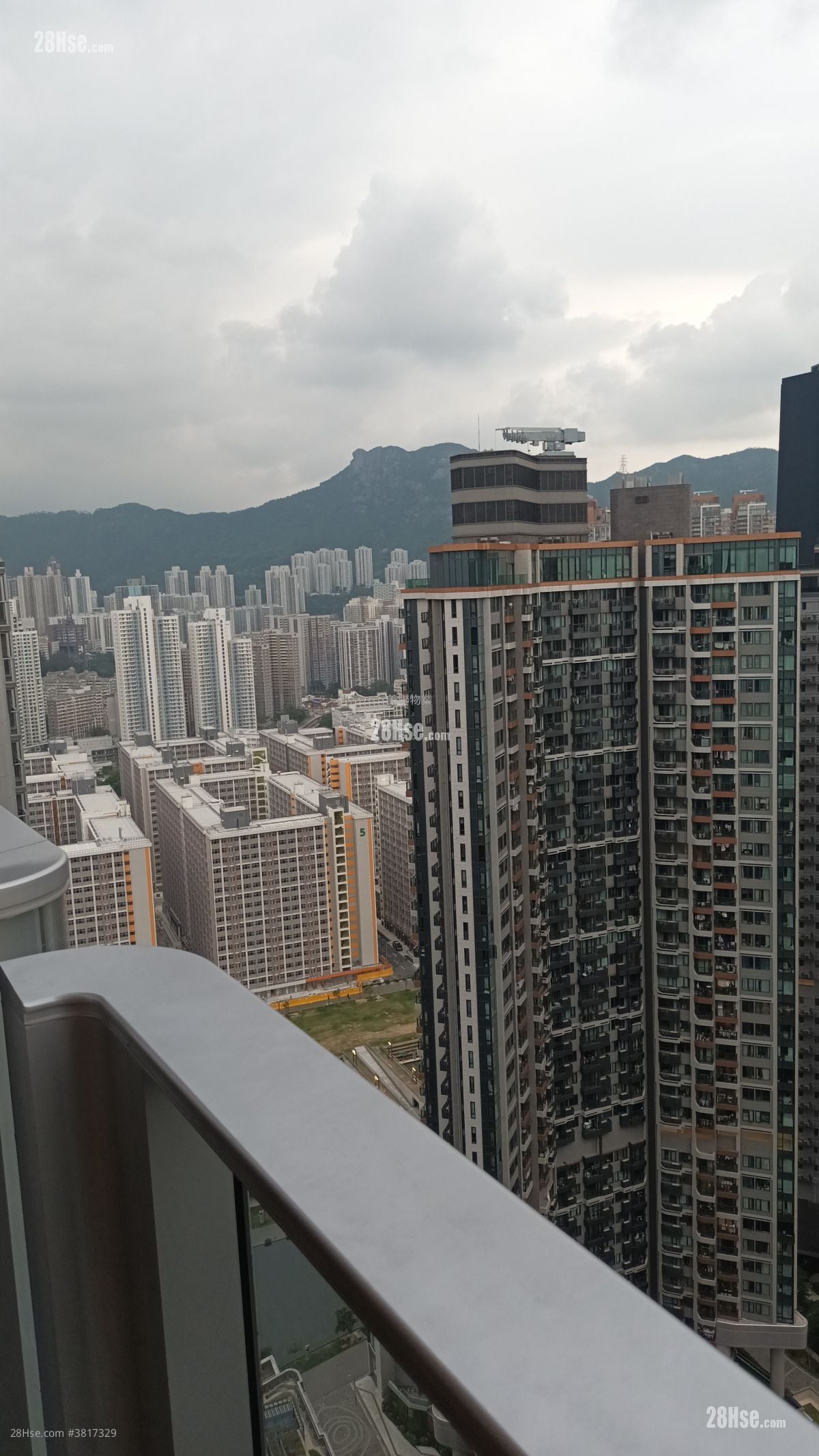 The Henley 租盤 1 房 , 1 浴室 381 平方呎