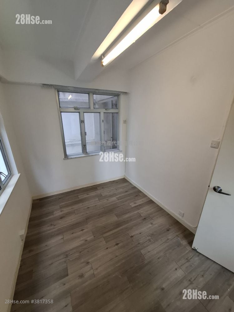 京士顿大厦 租盘 3 房 , 1 浴室 739 平方尺