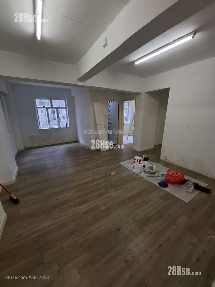 京士顿大厦 租盘 3 房 , 1 浴室 739 平方尺