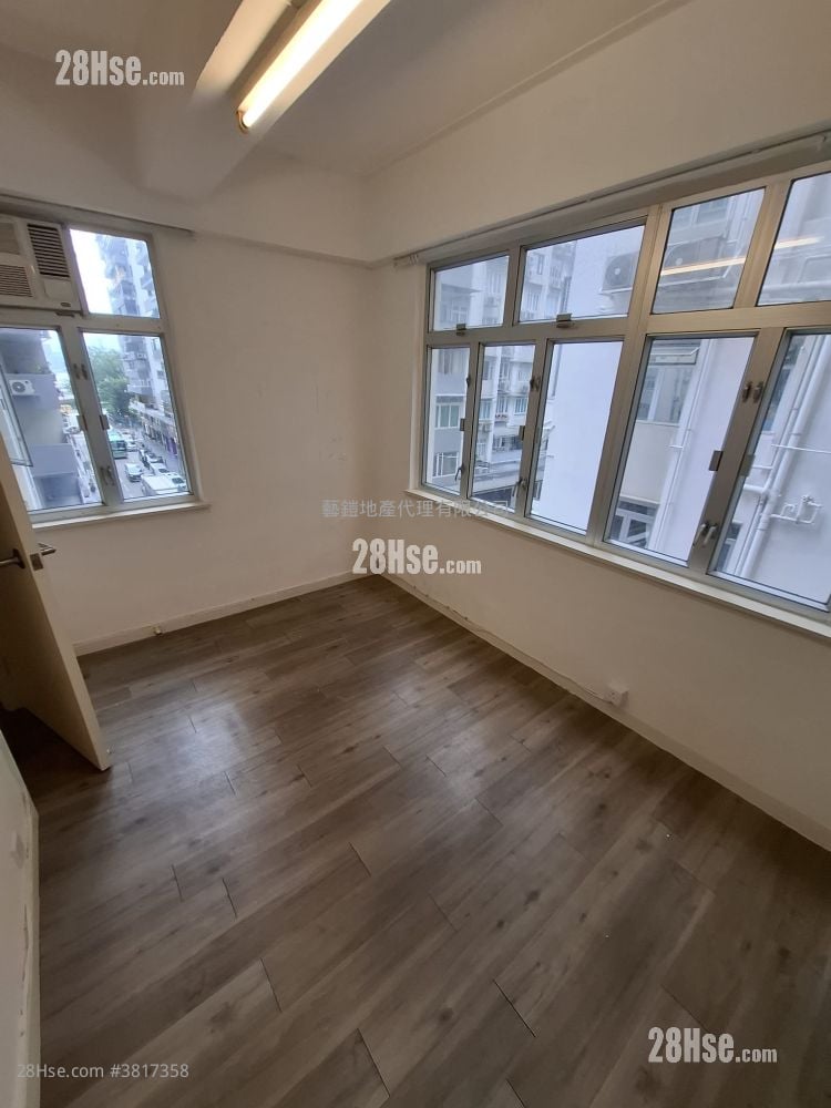 京士顿大厦 租盘 3 房 , 1 浴室 739 平方尺