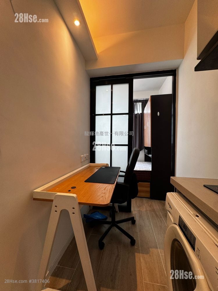 Alpha House Rental 1 Bedroom 160 ft²