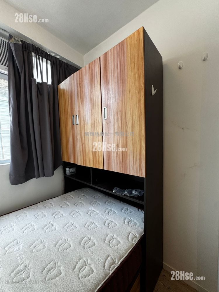 Alpha House Rental 1 Bedroom 160 ft²