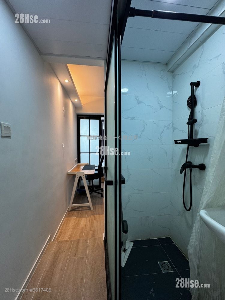 Alpha House Rental 1 Bedroom 160 ft²