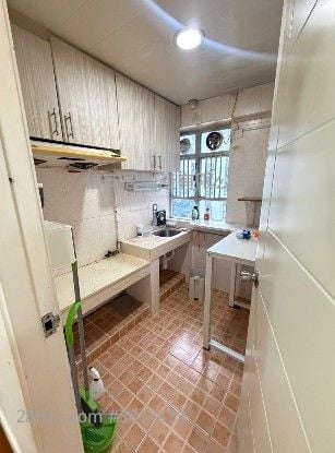 Chi Lok Fa Yuen Rental 2 Bedrooms , 1 Bathroom 449 ft²
