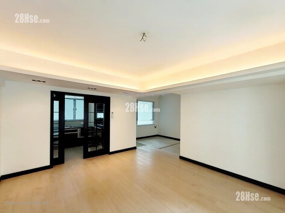 Latin Court Rental 3 Bedrooms , 2 Bathrooms 954 ft²