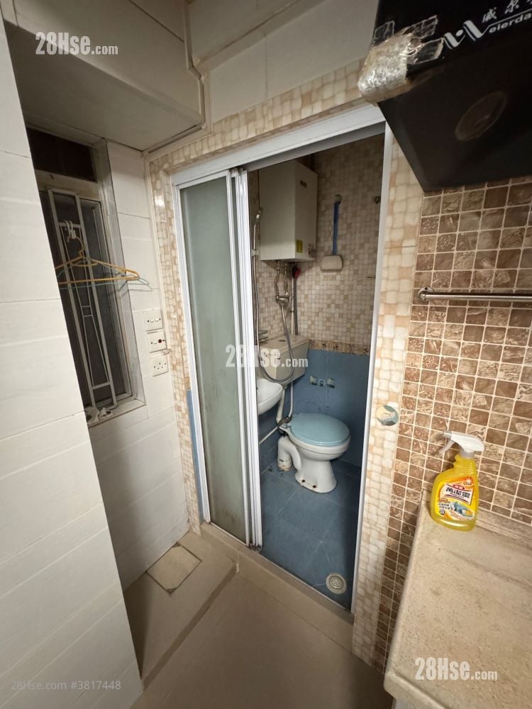 Kam Pao House Rental 1 Bedroom 150 ft²