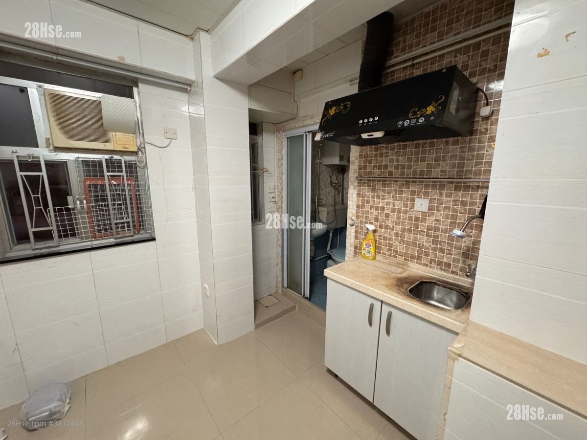 Kam Pao House Rental 1 Bedroom 150 ft²