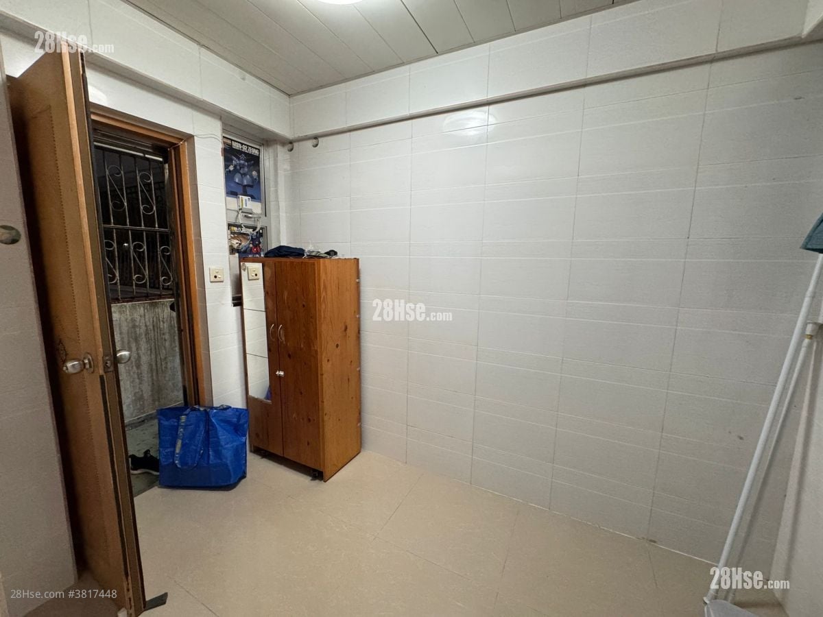 Kam Pao House Rental 1 Bedroom 150 ft²