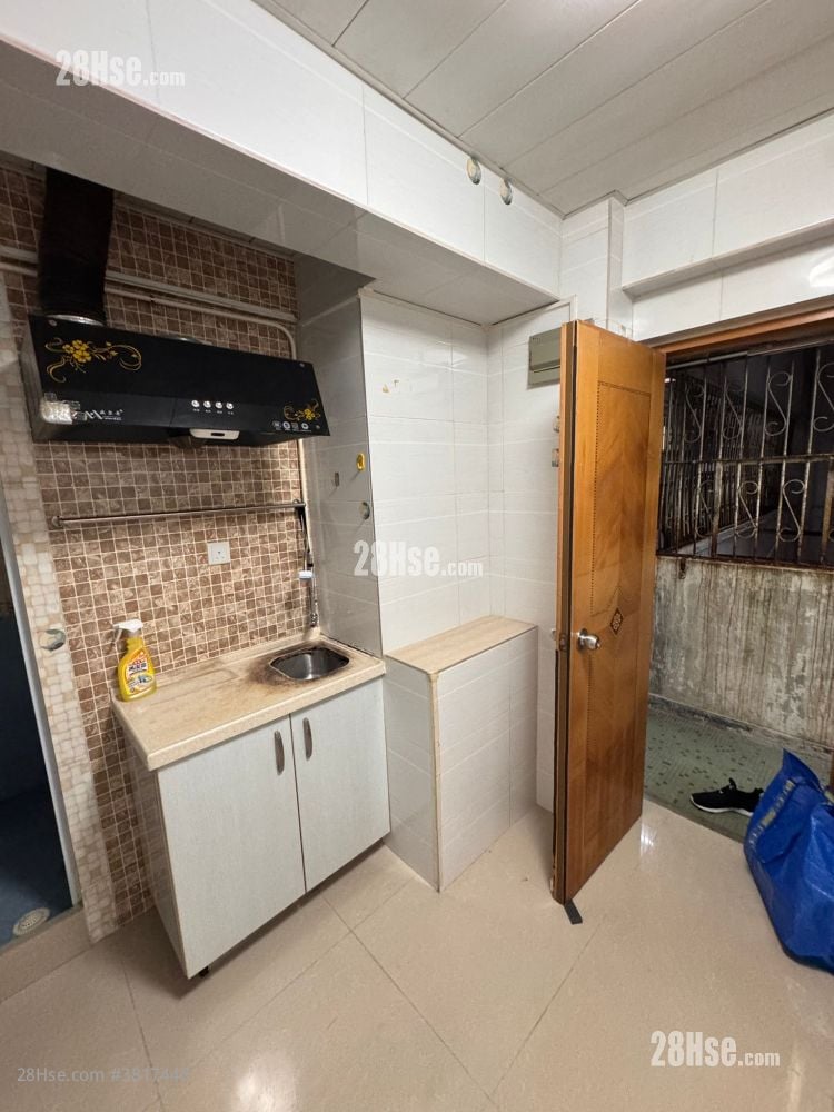 Kam Pao House Rental 1 Bedroom 150 ft²
