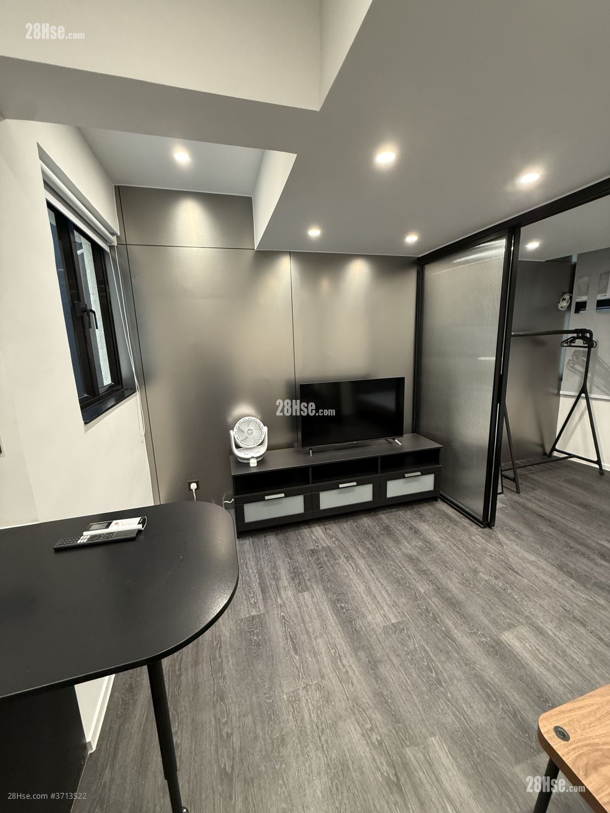 卑利街17号 租盘 1 房 , 1 浴室 370 平方尺