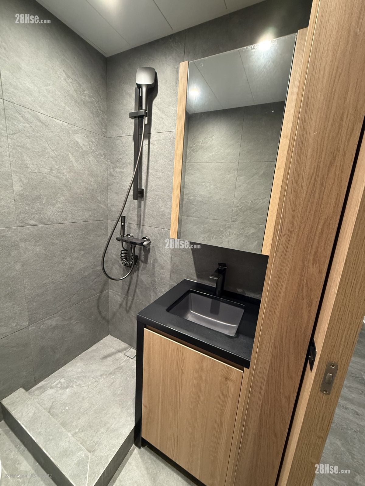 卑利街17号 租盘 1 房 , 1 浴室 370 平方尺