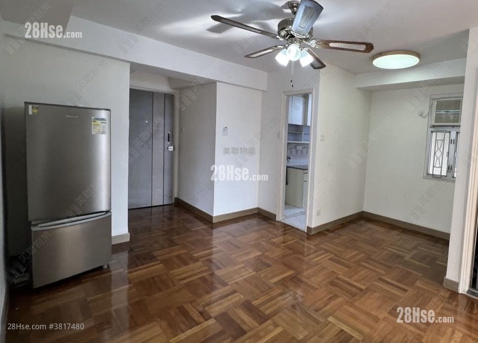 Hilton Plaza Sell 2 Bedrooms , 1 Bathroom 412 ft²