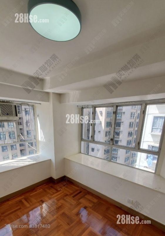 Hilton Plaza Sell 2 Bedrooms , 1 Bathroom 412 ft²