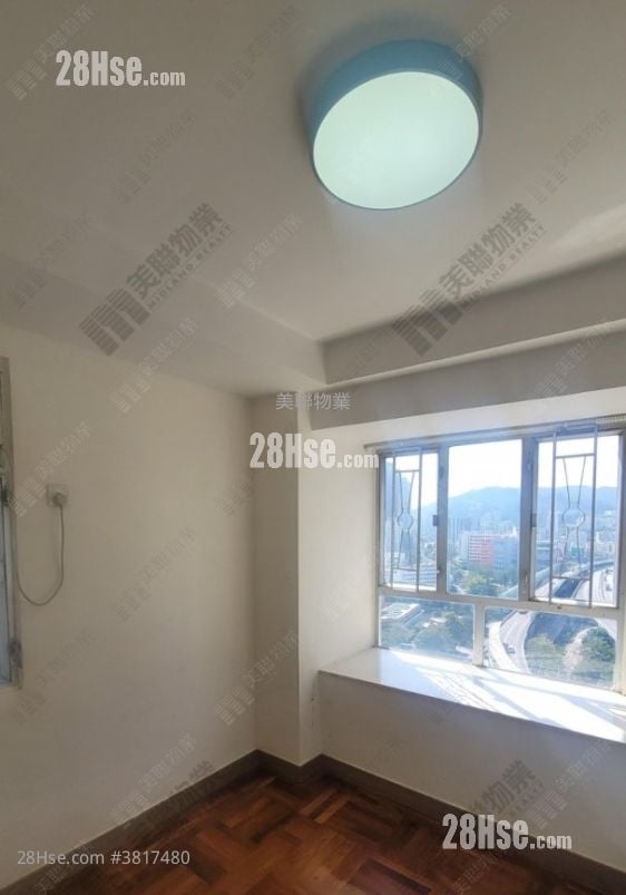 Hilton Plaza Sell 2 Bedrooms , 1 Bathroom 412 ft²