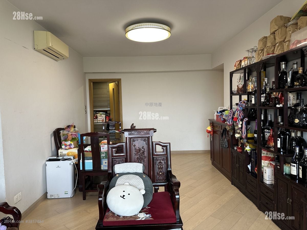 溱柏 售盤 3 房 , 2 浴室 951 平方呎