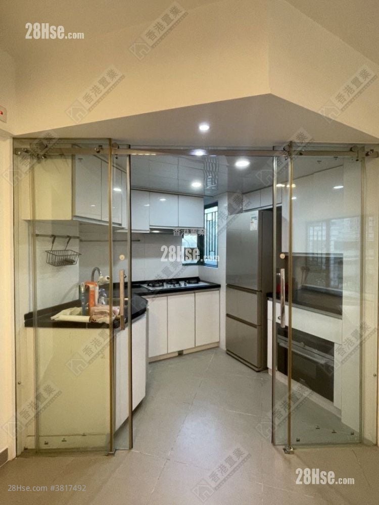 Island Harbourview Sell 3 Bedrooms 647 ft²