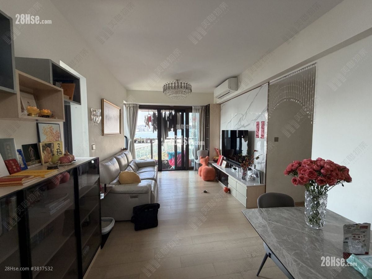 LP6 售盘 4 房 , 2 浴室 1,086 平方尺