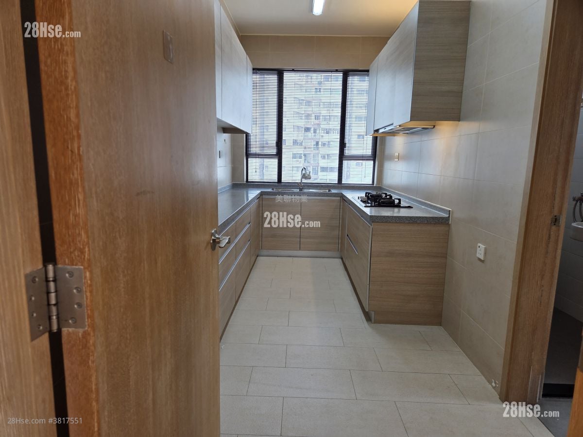 愚园 售盘 4 房 , 4 浴室 2,135 平方尺