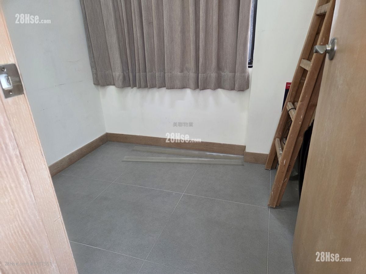 愚园 售盘 4 房 , 4 浴室 2,135 平方尺