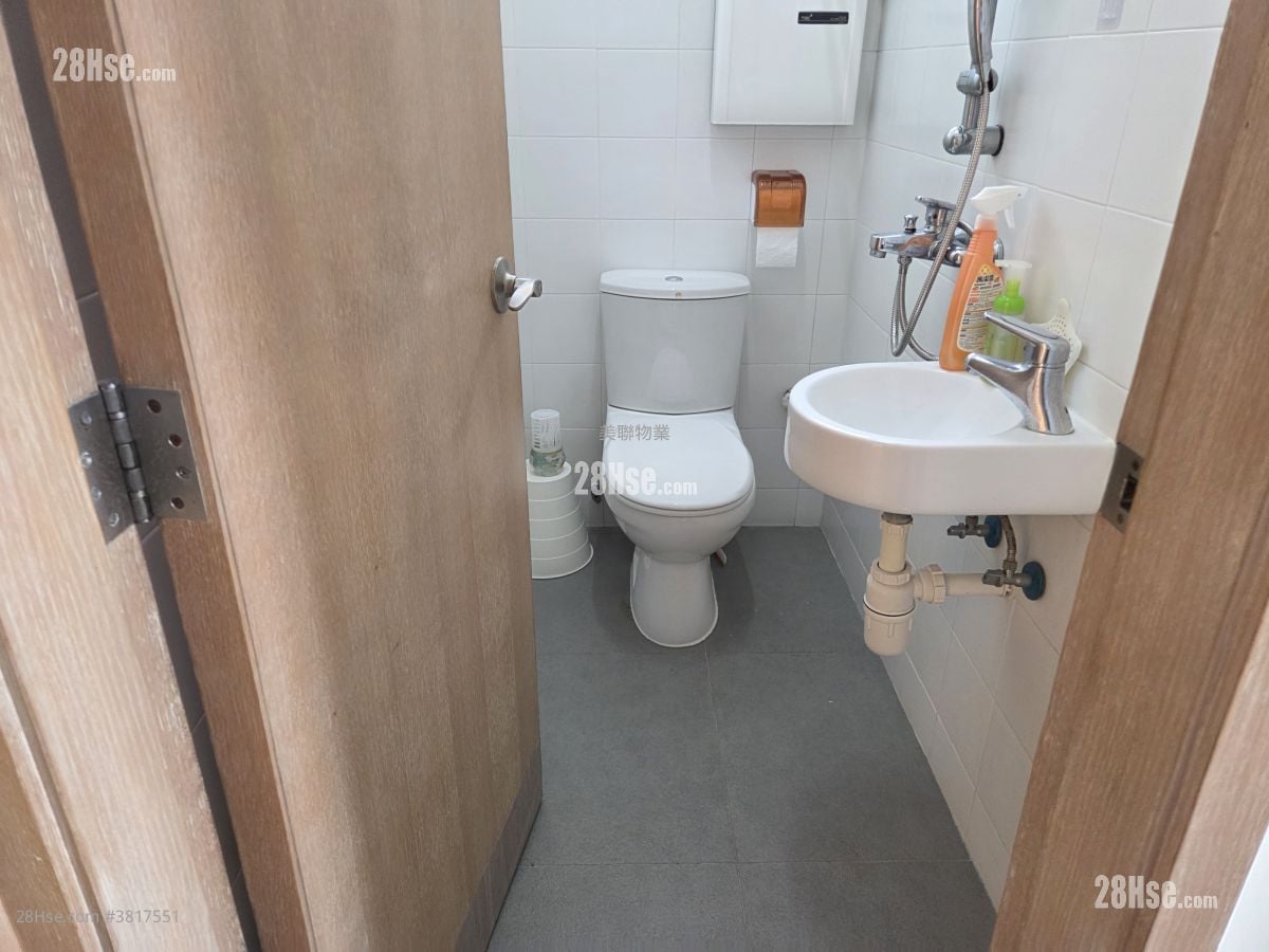 愚园 售盘 4 房 , 4 浴室 2,135 平方尺