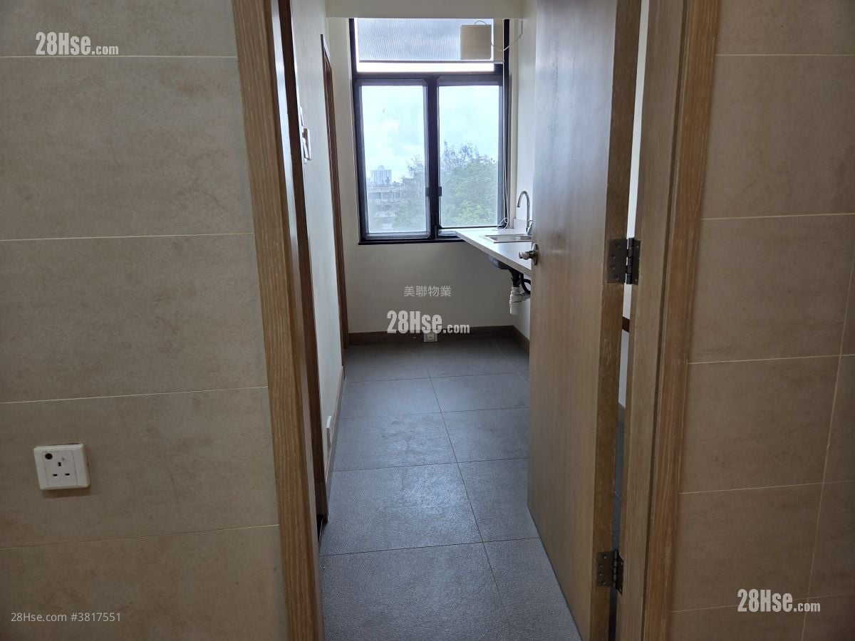 愚园 售盘 4 房 , 4 浴室 2,135 平方尺