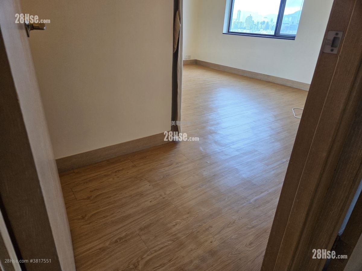 愚园 售盘 4 房 , 4 浴室 2,135 平方尺