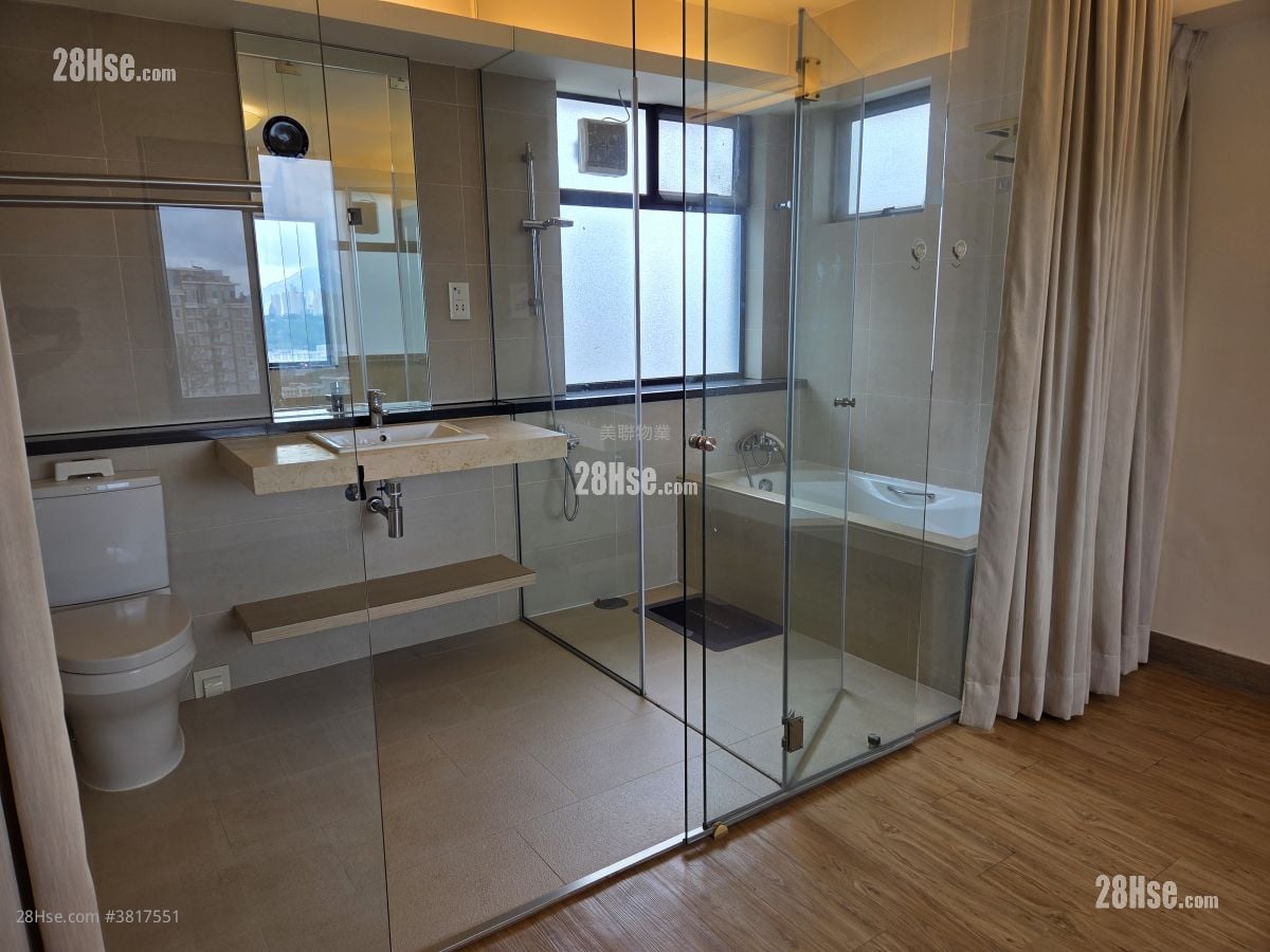 愚园 售盘 4 房 , 4 浴室 2,135 平方尺