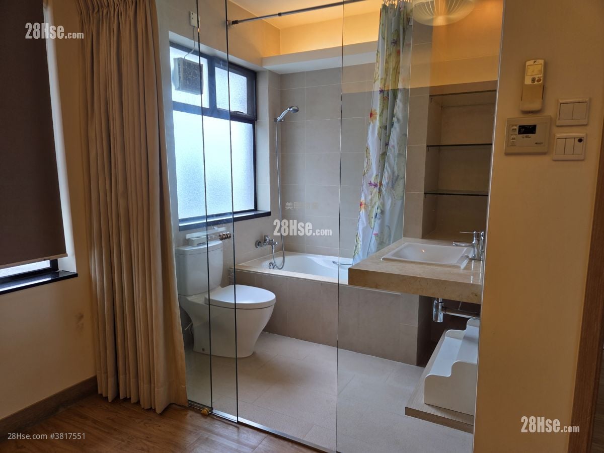 愚园 售盘 4 房 , 4 浴室 2,135 平方尺