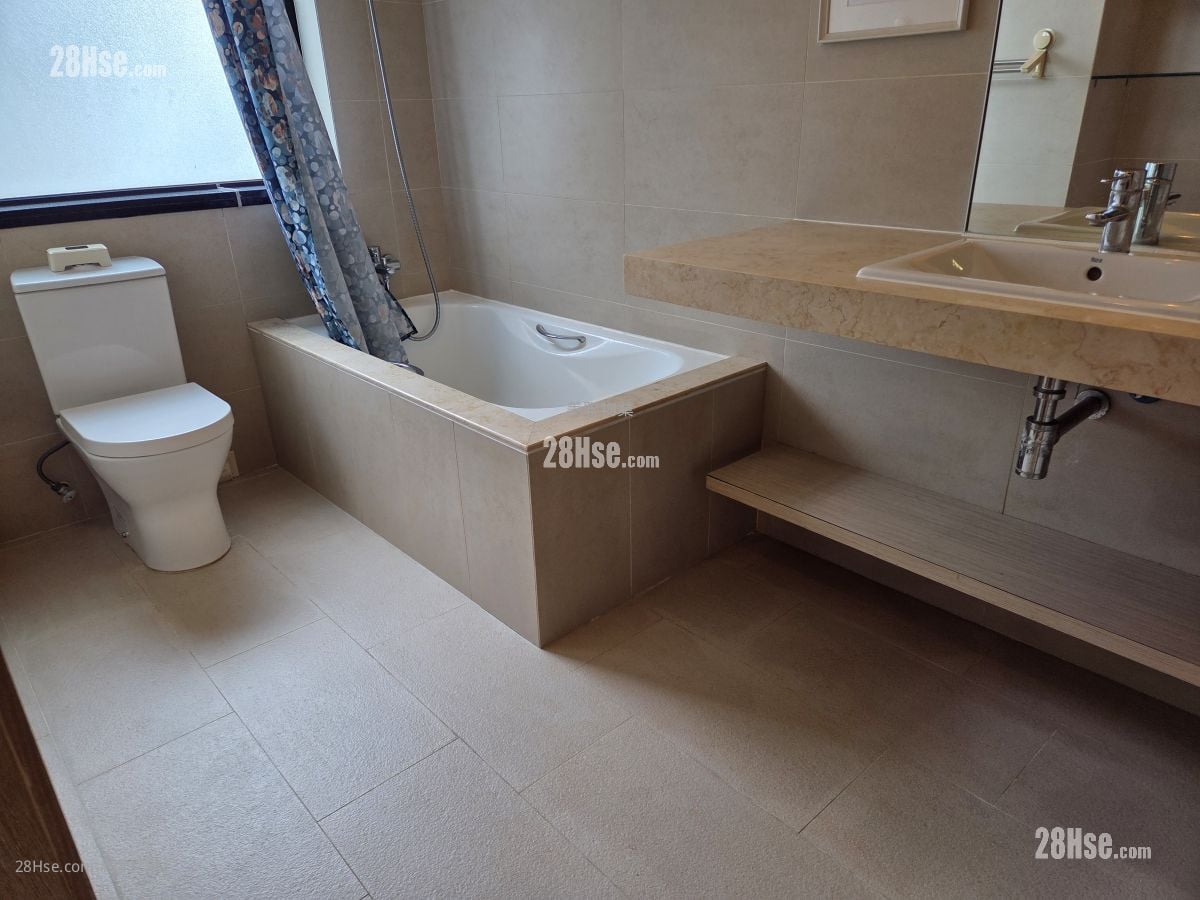 愚园 售盘 4 房 , 4 浴室 2,135 平方尺