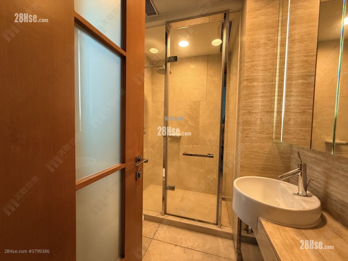 bathroom: The Vineyard Rental 3 Bedrooms , 4 Bathrooms 1,569 ft²