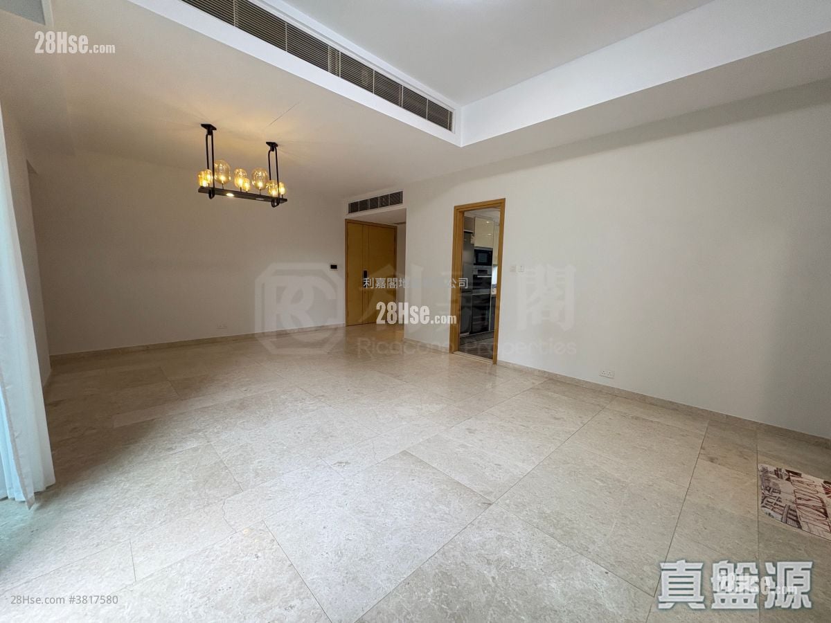 Riva Sell 4 Bedrooms 1,223 ft²