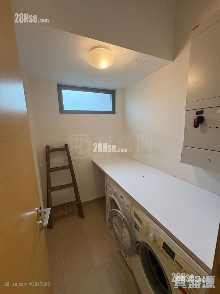 Riva Sell 4 Bedrooms 1,223 ft²