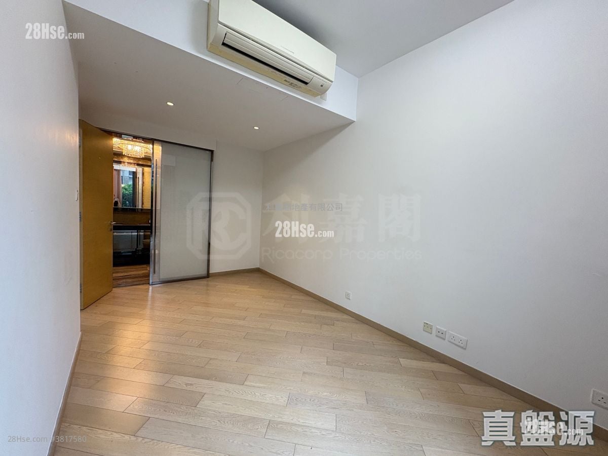 Riva Sell 4 Bedrooms 1,223 ft²