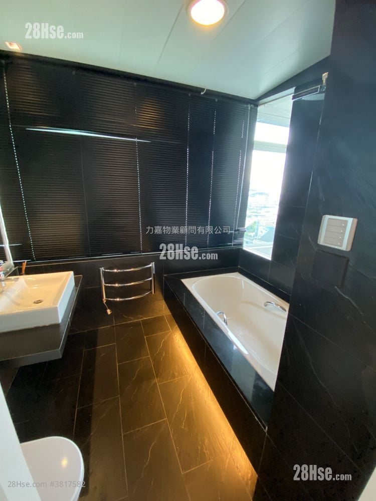 Hoi Deen Court Rental 2 Bedrooms , 2 Bathrooms 791 ft²