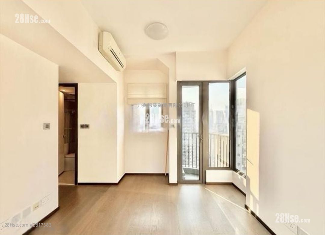 Regent Hill Rental 3 Bedrooms , 2 Bathrooms 877 ft²