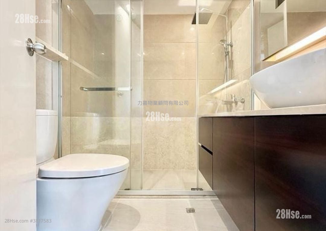 Regent Hill Rental 3 Bedrooms , 2 Bathrooms 877 ft²