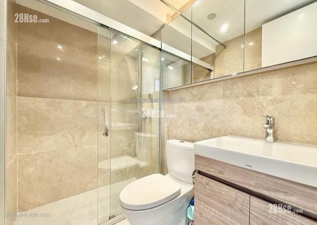 Regent Hill Rental 3 Bedrooms , 2 Bathrooms 877 ft²