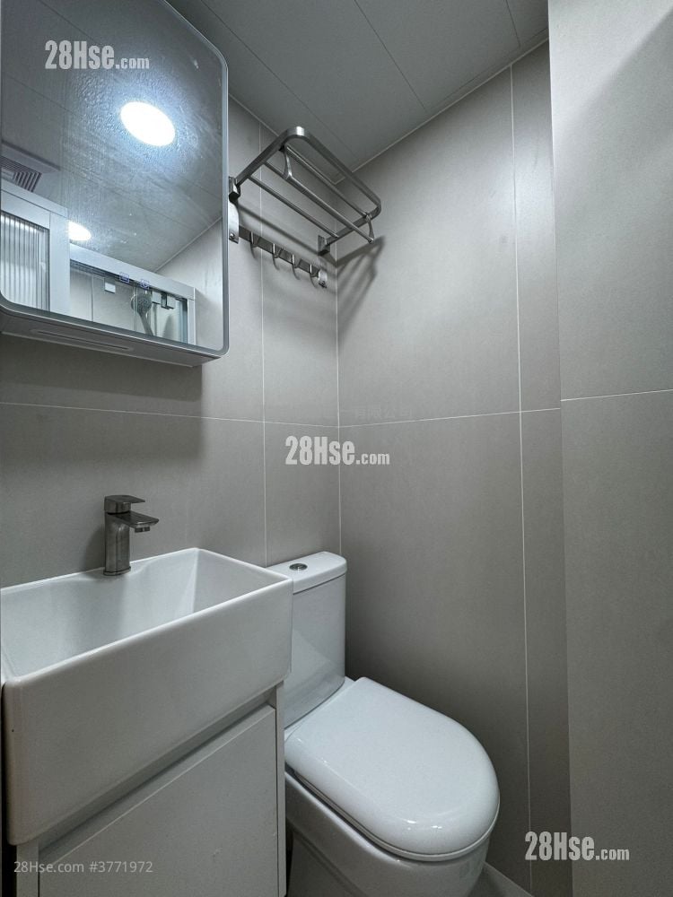 Man Ying Building Rental Studio , 1 Bathroom 160 ft²