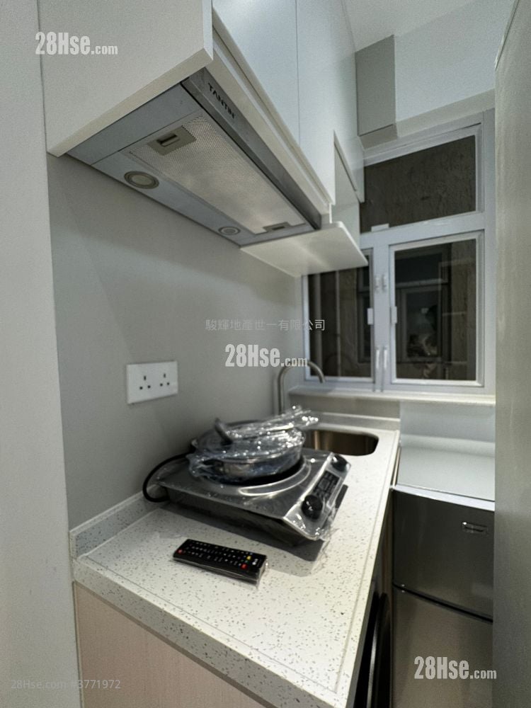 Man Ying Building Rental Studio , 1 Bathroom 160 ft²