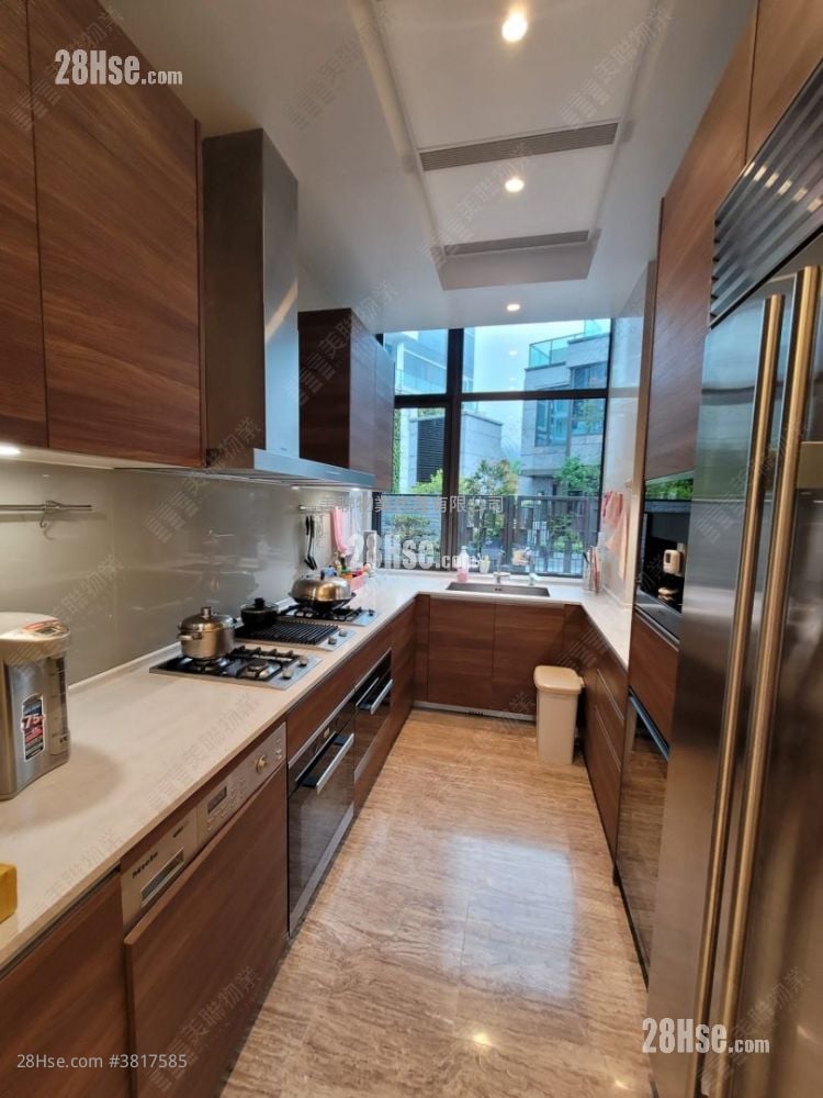 Monterey 售盘 4 房 , 3 浴室 1,843 平方尺