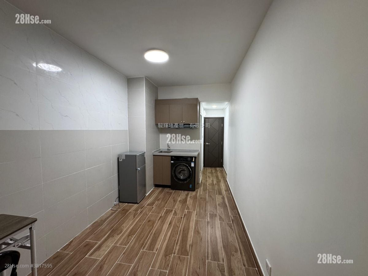 Pak Fuk Building Rental Studio , 1 Bathroom 220 ft²