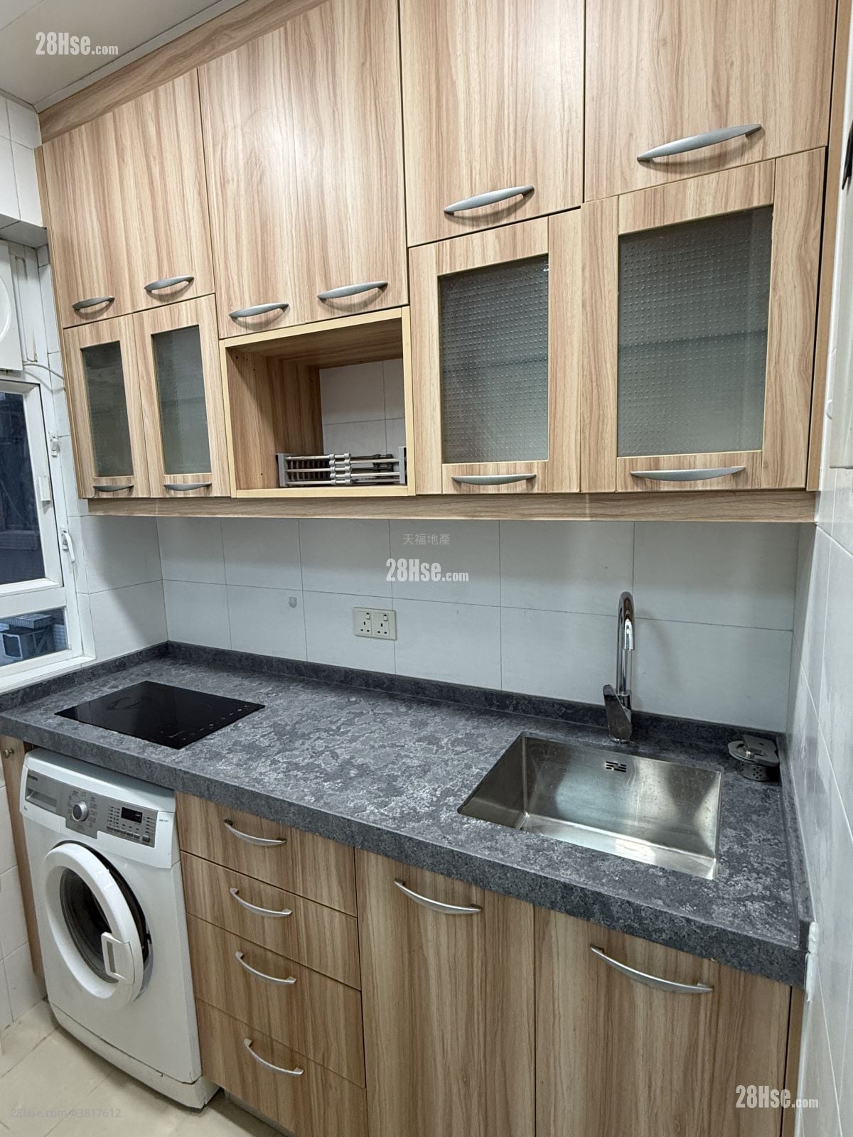 Hay Wah Building Rental 2 Bedrooms , 1 Bathroom 336 ft²