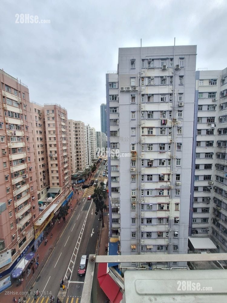 Coral Terrace Sell 4 Bedrooms , 1 Bathroom 647 ft²