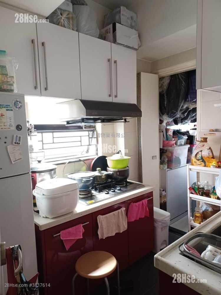 Coral Terrace Sell 4 Bedrooms , 1 Bathroom 647 ft²