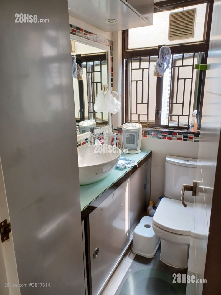 Coral Terrace Sell 4 Bedrooms , 1 Bathroom 647 ft²